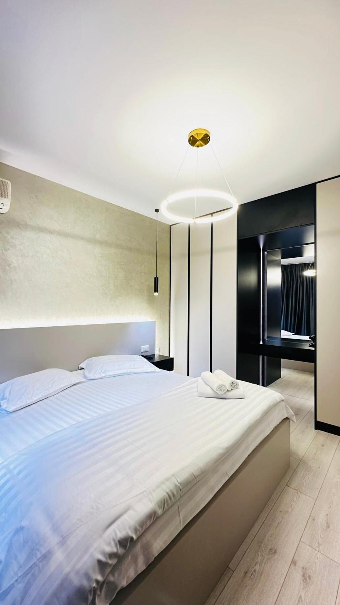 Luxurious Central Stay - Self Check-In Tiranë Eksteriør bilde