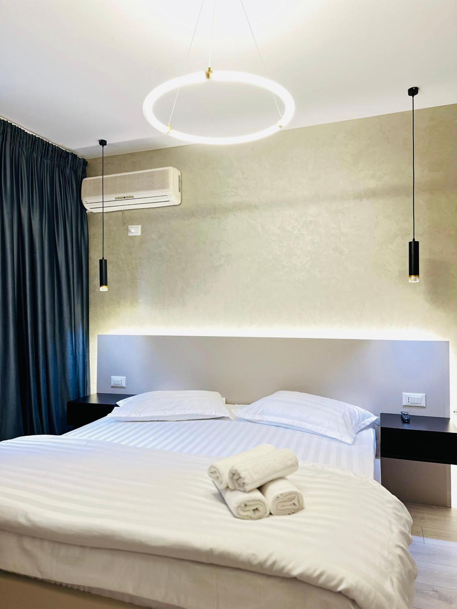 Luxurious Central Stay - Self Check-In Tiranë Eksteriør bilde