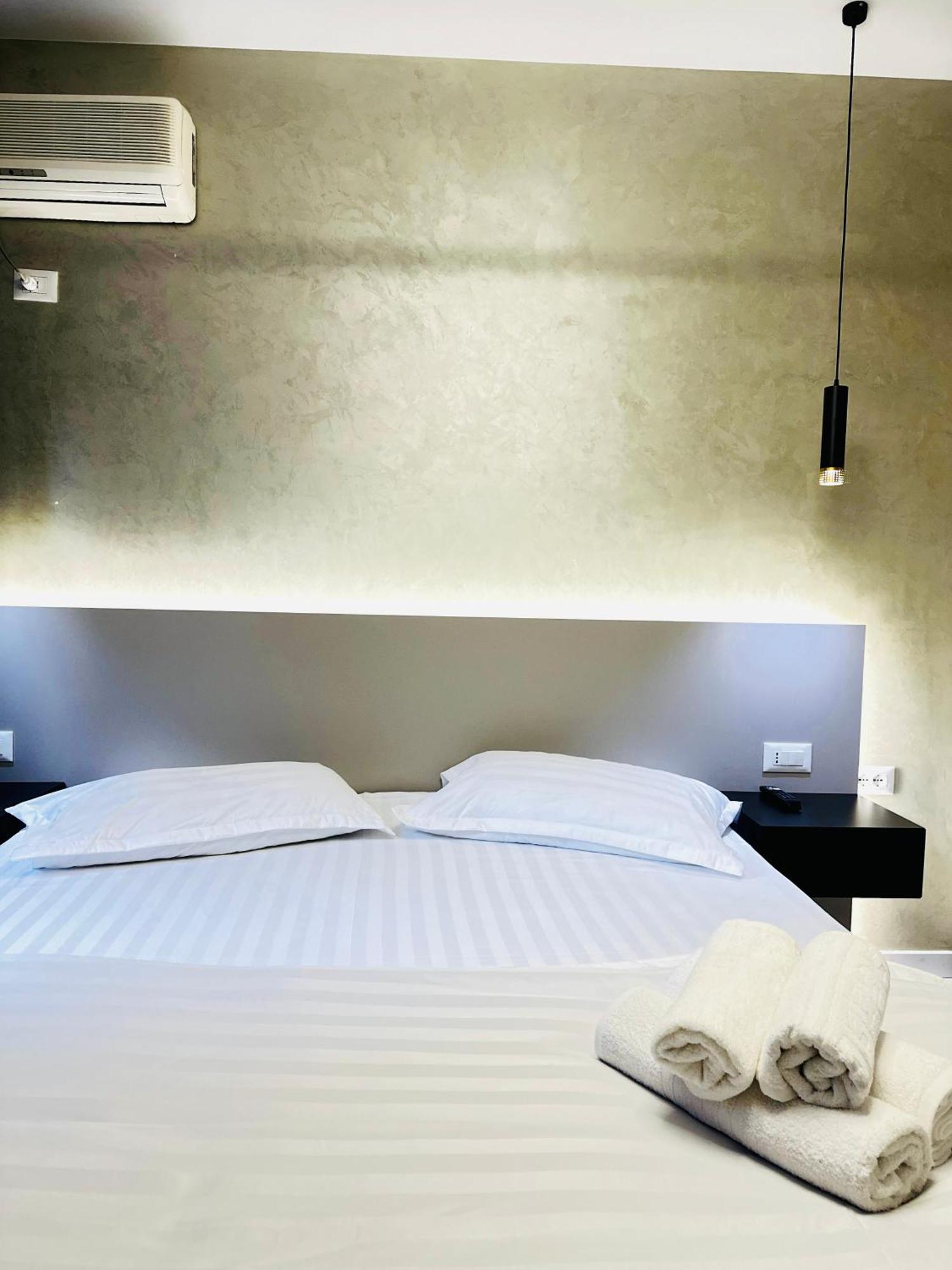 Luxurious Central Stay - Self Check-In Tiranë Eksteriør bilde